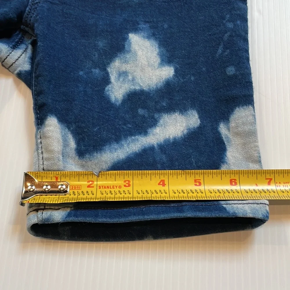 Old Navy blue & white tie dye denim shorts. Girls size 12
